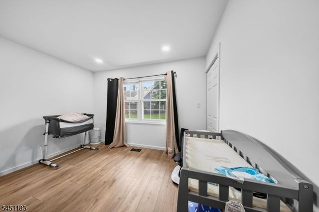 32 Lebed Dr, Franklin Twp., NJ 08873