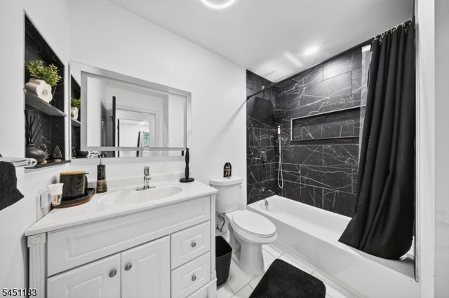 32 Lebed Dr, Franklin Twp., NJ 08873