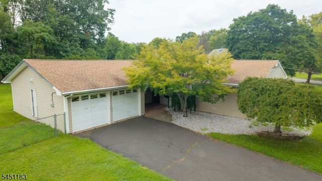 32 Lebed Dr, Franklin Twp., NJ 08873