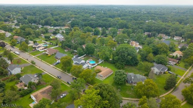 32 Lebed Dr, Franklin Twp., NJ 08873