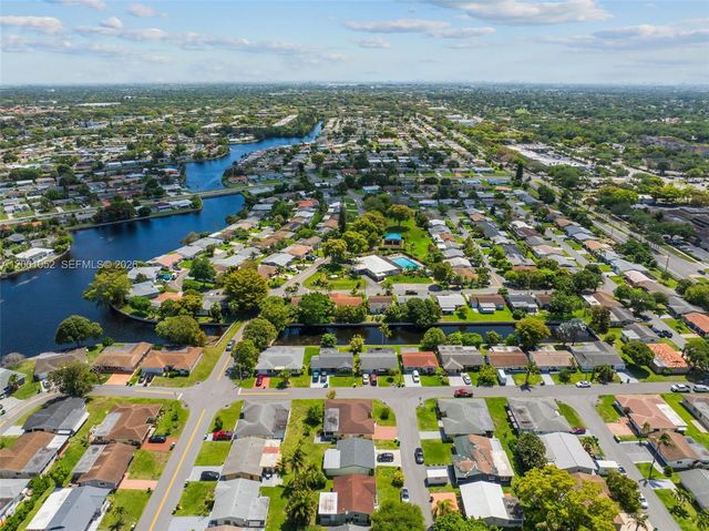 7301 NW 57th Pl, Tamarac, FL 33321