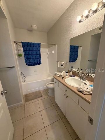 1302 HIGH HAMMOCK DRIVE 105, Tampa, FL 33619