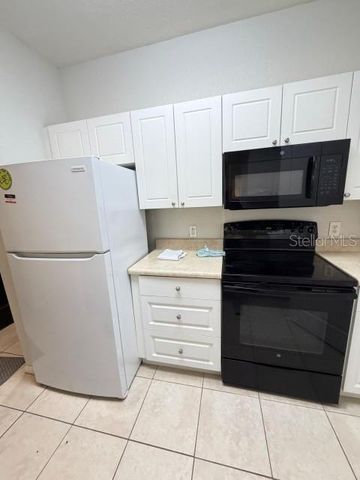 1302 HIGH HAMMOCK DRIVE 105, Tampa, FL 33619