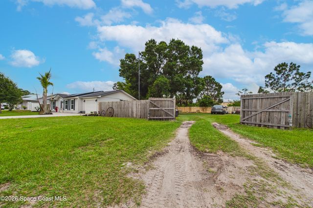 830 Cynthia Street SE, Palm Bay, FL 32909