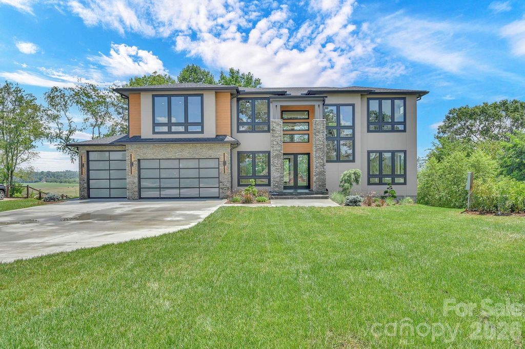 227 Pisgah Ridge Trail, Mills River, NC 28759