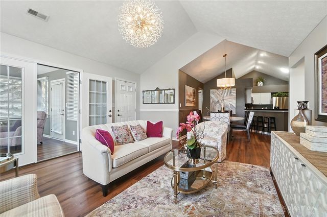 184 Edinburgh Village Drive, Dayton, OH 45458