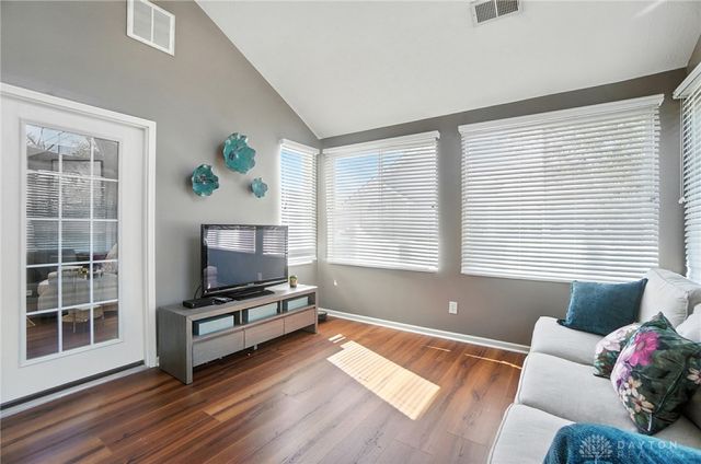 184 Edinburgh Village Drive, Dayton, OH 45458