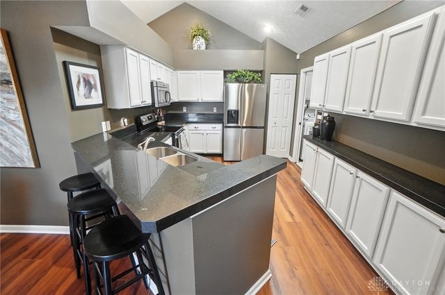 184 Edinburgh Village Drive, Dayton, OH 45458