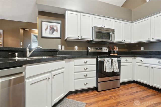 184 Edinburgh Village Drive, Dayton, OH 45458