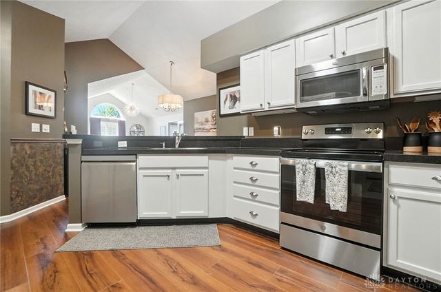 184 Edinburgh Village Drive, Dayton, OH 45458
