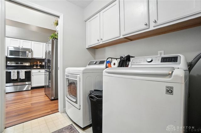 184 Edinburgh Village Drive, Dayton, OH 45458