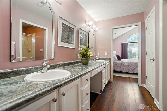 184 Edinburgh Village Drive, Dayton, OH 45458