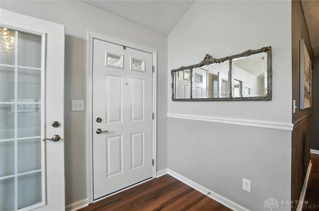 184 Edinburgh Village Drive, Dayton, OH 45458