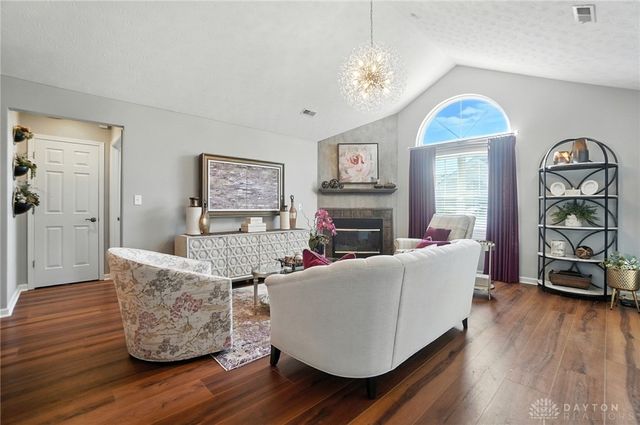 184 Edinburgh Village Drive, Dayton, OH 45458