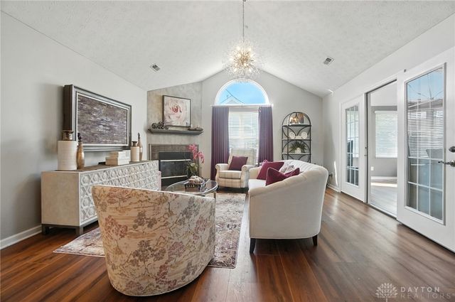 184 Edinburgh Village Drive, Dayton, OH 45458