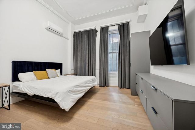 1325 SPRUCE ST, Philadelphia, PA 19107