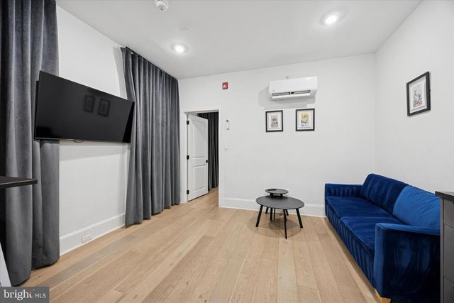 1325 SPRUCE ST, Philadelphia, PA 19107