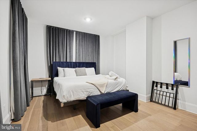 1325 SPRUCE ST, Philadelphia, PA 19107