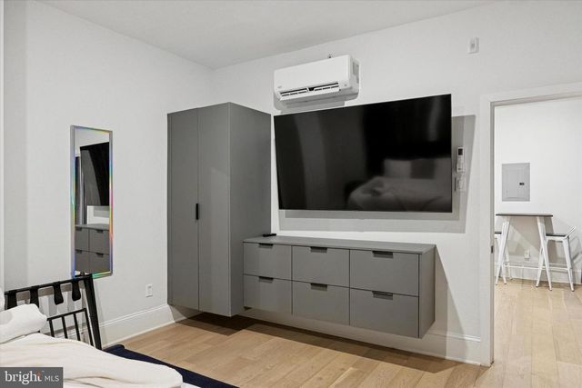 1325 SPRUCE ST, Philadelphia, PA 19107