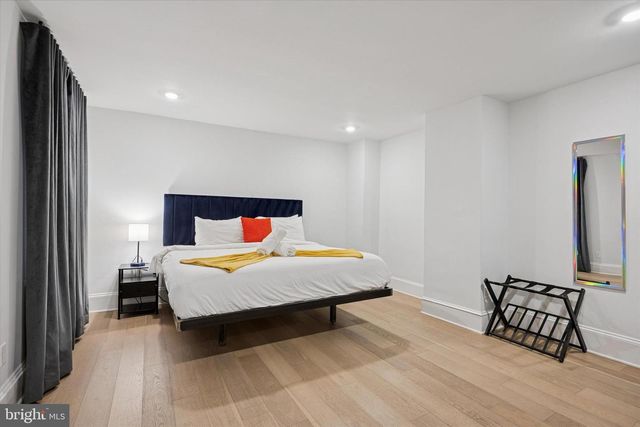 1325 SPRUCE ST, Philadelphia, PA 19107