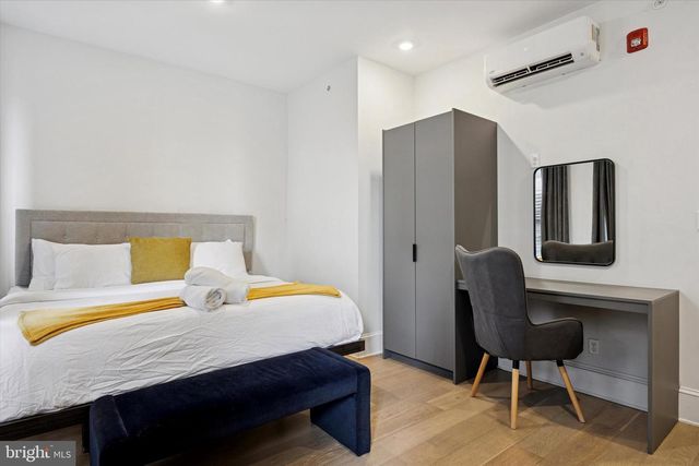 1325 SPRUCE ST, Philadelphia, PA 19107