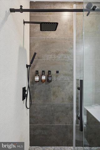 1325 SPRUCE ST, Philadelphia, PA 19107