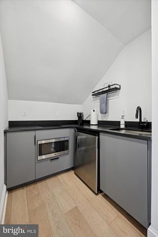 1325 SPRUCE ST, Philadelphia, PA 19107