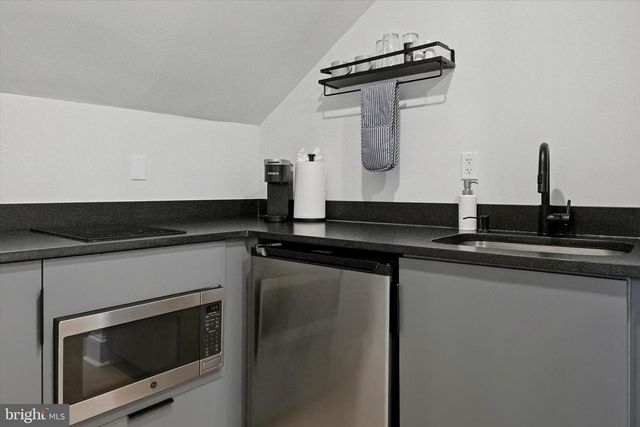 1325 SPRUCE ST, Philadelphia, PA 19107