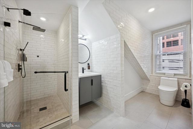 1325 SPRUCE ST, Philadelphia, PA 19107