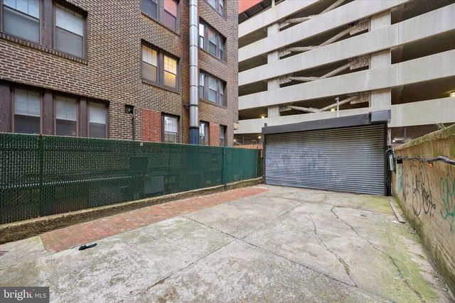 1325 SPRUCE ST, Philadelphia, PA 19107