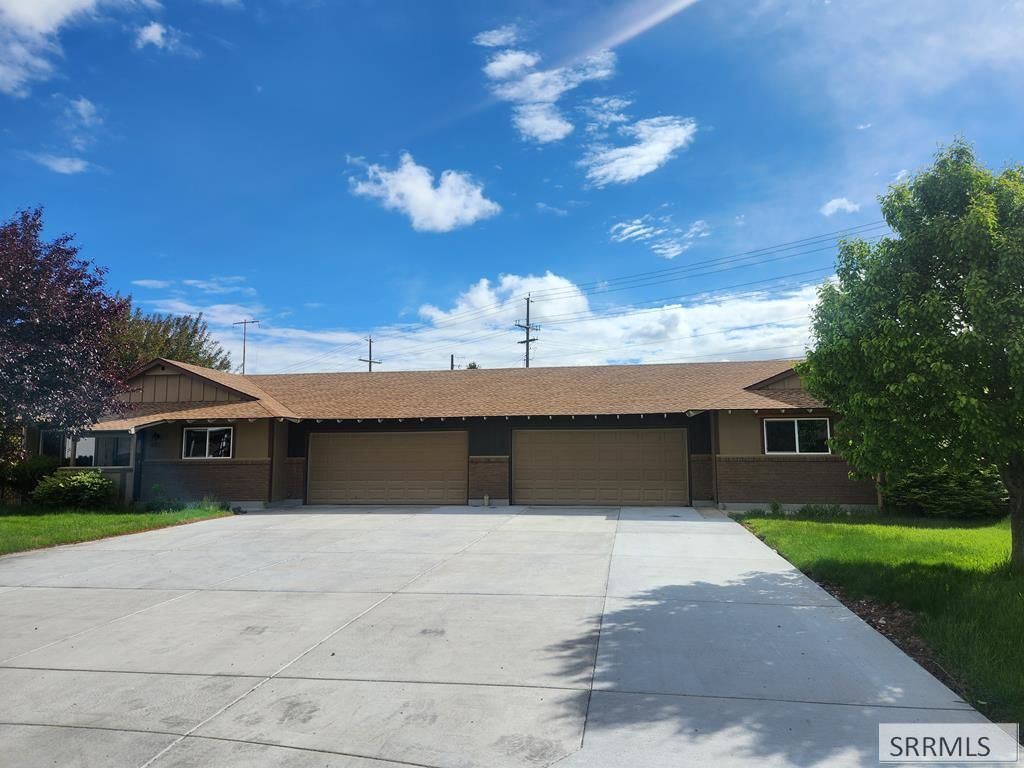 Image 1 of property listing at 481/483 Higbee Circle, Idaho Falls, ID 83404
