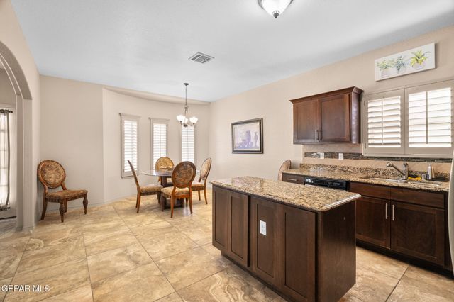 3824 LOMA ADRIANA, El Paso, TX 79938