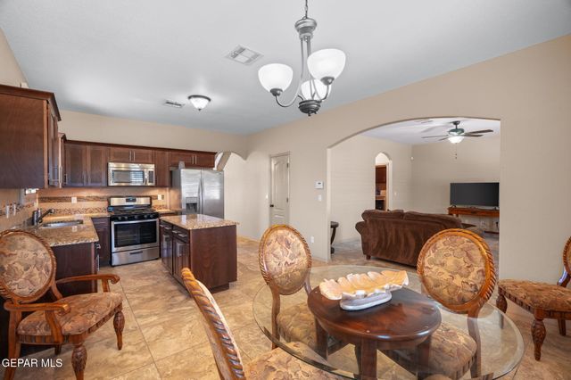 3824 LOMA ADRIANA, El Paso, TX 79938