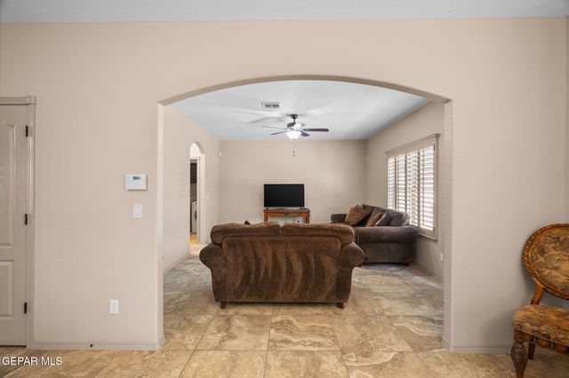 3824 LOMA ADRIANA, El Paso, TX 79938