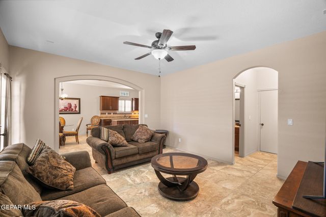 3824 LOMA ADRIANA, El Paso, TX 79938