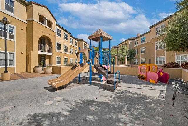 1883 Agnew Road 424, Santa Clara, CA 95054