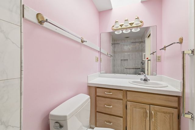 32 Admiral Halsey Rd, Plymouth, MA 02360