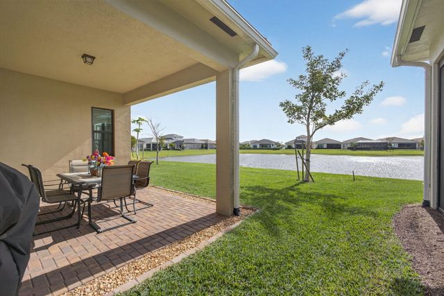 4805 Saint Armands Way, Westlake, FL 33470