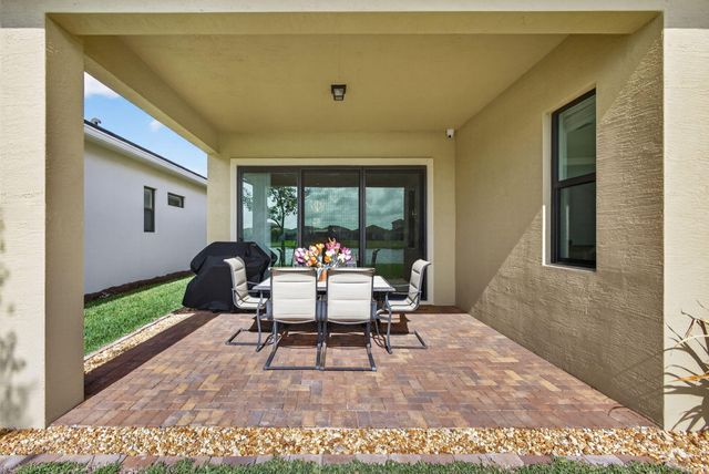 4805 Saint Armands Way, Westlake, FL 33470