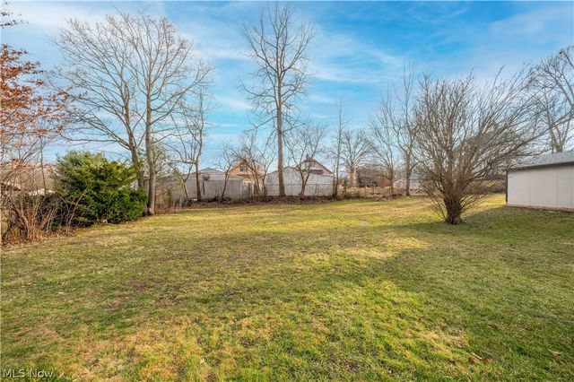 60 Renee Drive, Struthers, OH 44471