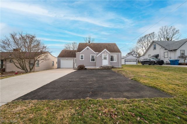 60 Renee Drive, Struthers, OH 44471