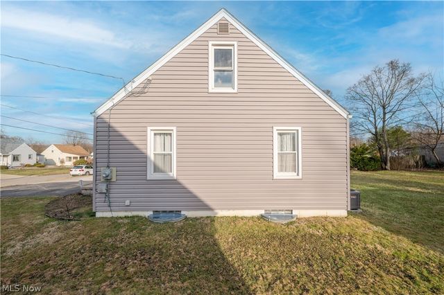 60 Renee Drive, Struthers, OH 44471