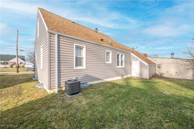 60 Renee Drive, Struthers, OH 44471