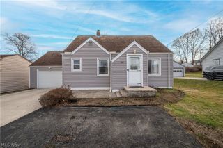 60 Renee Drive, Struthers, OH 44471