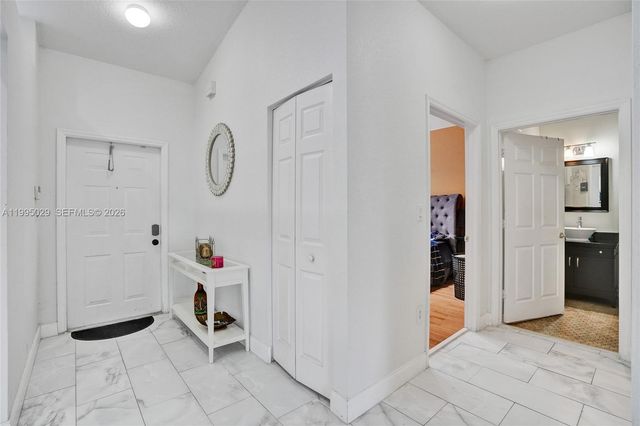 2441 E Aragon Blvd 5, Sunrise, FL 33313