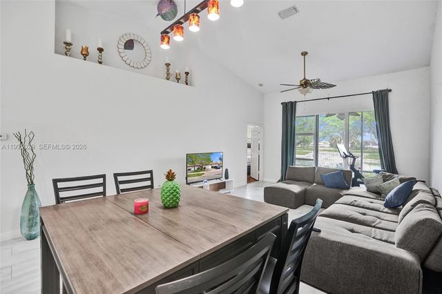 2441 E Aragon Blvd 5, Sunrise, FL 33313