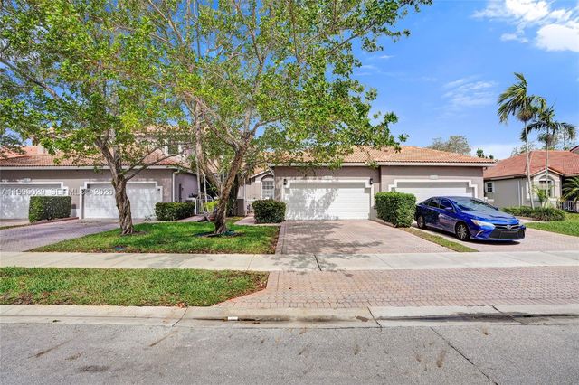 2441 E Aragon Blvd 5, Sunrise, FL 33313