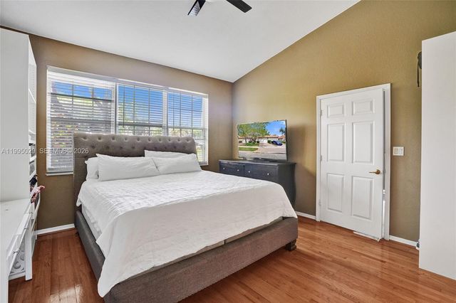 2441 E Aragon Blvd 5, Sunrise, FL 33313