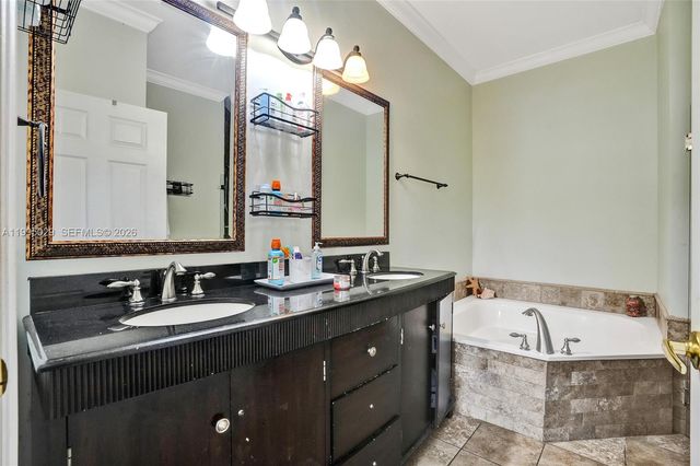 2441 E Aragon Blvd 5, Sunrise, FL 33313