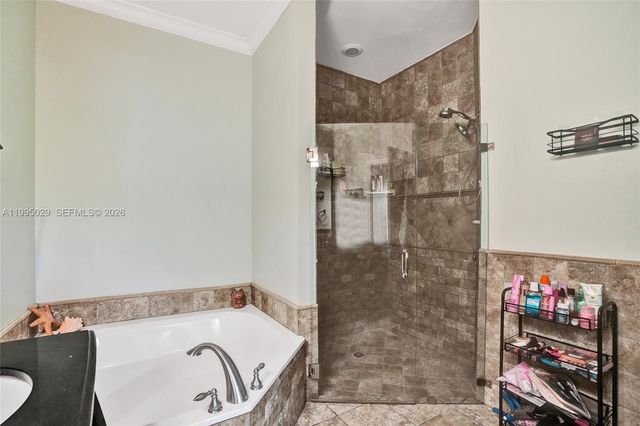 2441 E Aragon Blvd 5, Sunrise, FL 33313